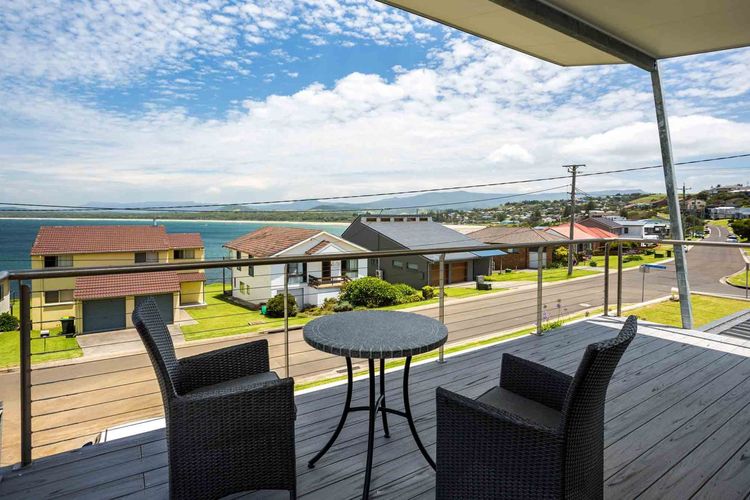 Peninsula 180, Gerroa