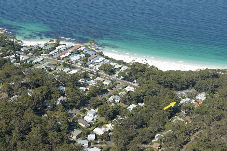 Sand Water at Hyams Beach