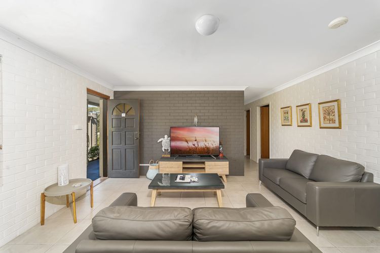 Sandals at the Bay – Downstairs, Hyams Beach