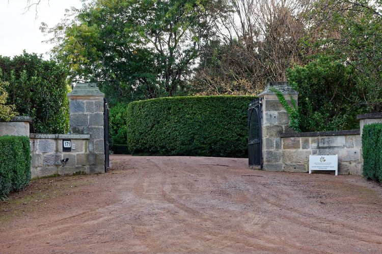 Aylmerton House + Cottage for 14, Southern Highlands