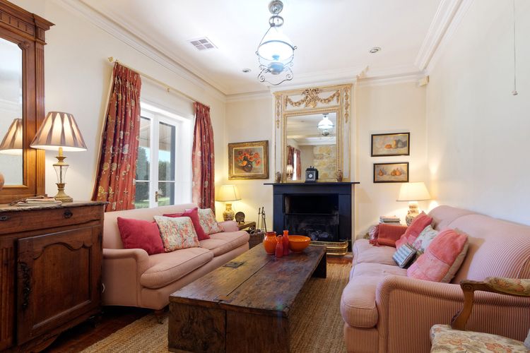 Aylmerton House + Cottage for 14, Southern Highlands