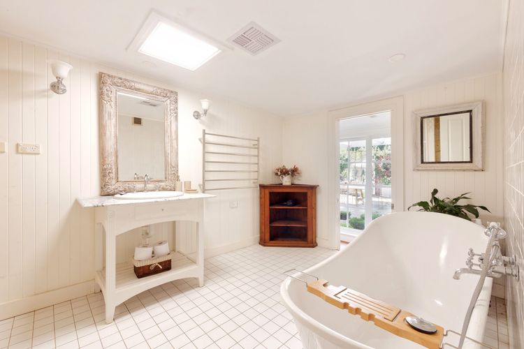 Aylmerton House + Cottage for 14, Southern Highlands