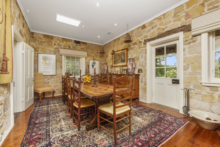 Aylmerton House + Cottage for 14, Southern Highlands