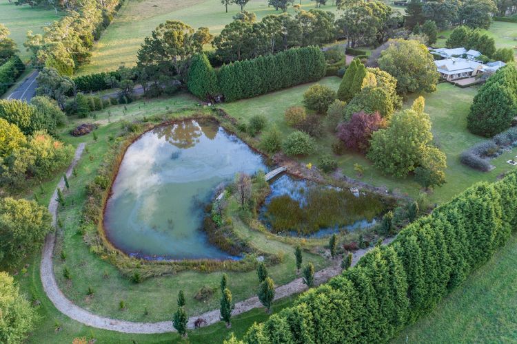 Aylmerton House + Cottage for 14, Southern Highlands