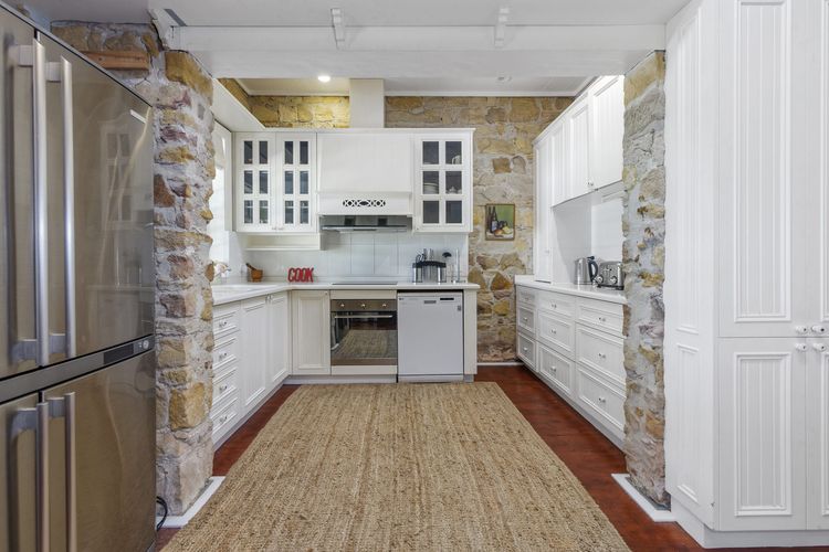 Aylmerton House + Cottage for 14, Southern Highlands