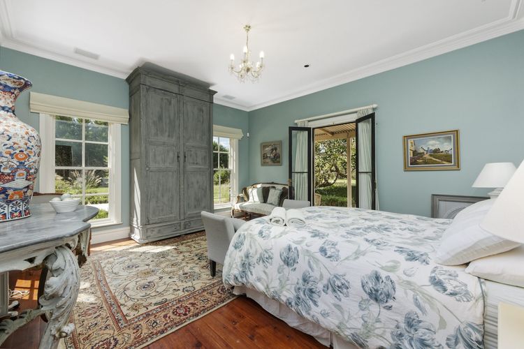 Aylmerton House + Cottage for 14, Southern Highlands