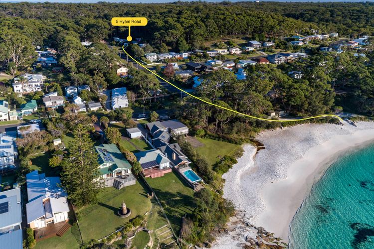 Sandlines at Hyams Beach
