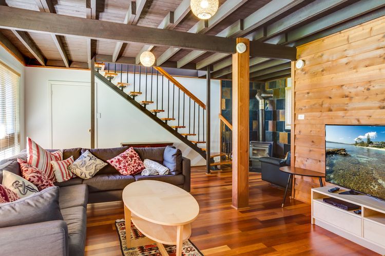 Shanti at Hyams Beach