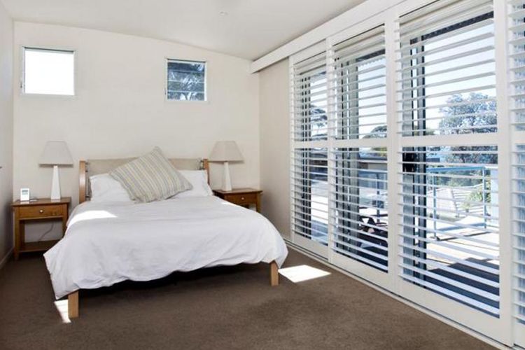 Shorelines at Hyams Beach