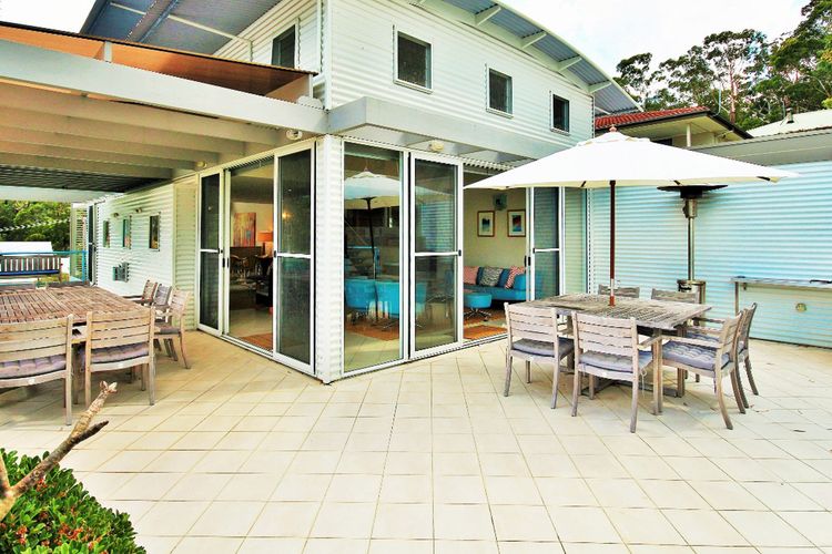 Shorelines at Hyams Beach