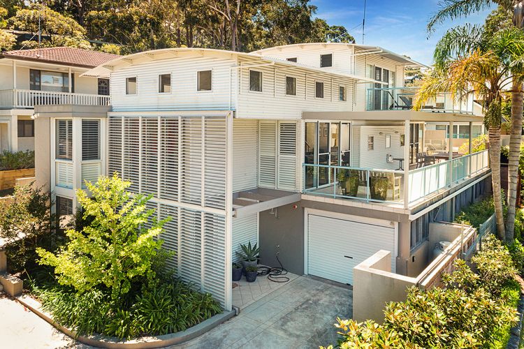 Shorelines at Hyams Beach