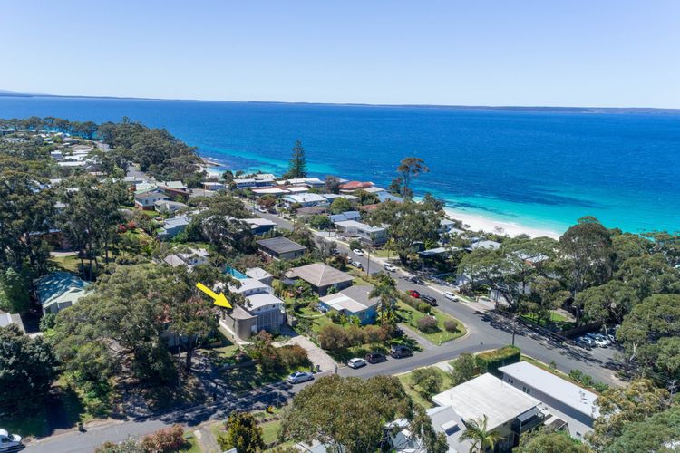 Shorelines at Hyams Beach