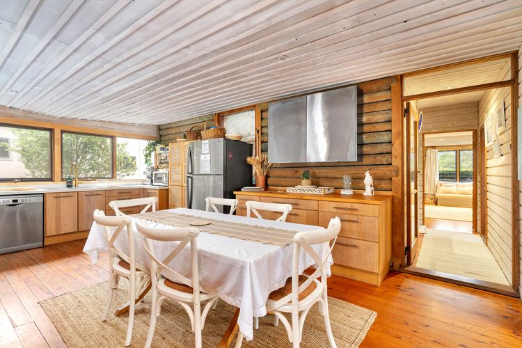 Lakehouse at Erowal Bay