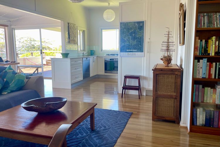 Unwind at Hyams Beach