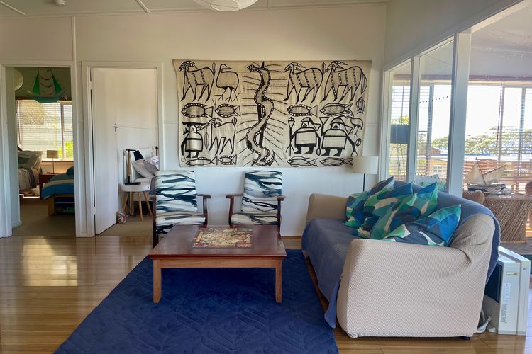 Unwind at Hyams Beach