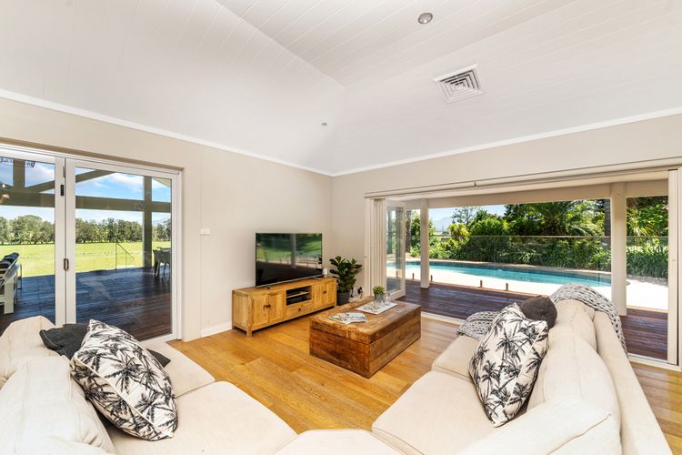 Whispering Pines House,  Far Meadow, Berry