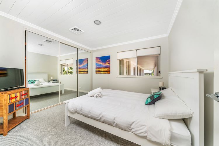 Whispering Pines House,  Far Meadow, Berry