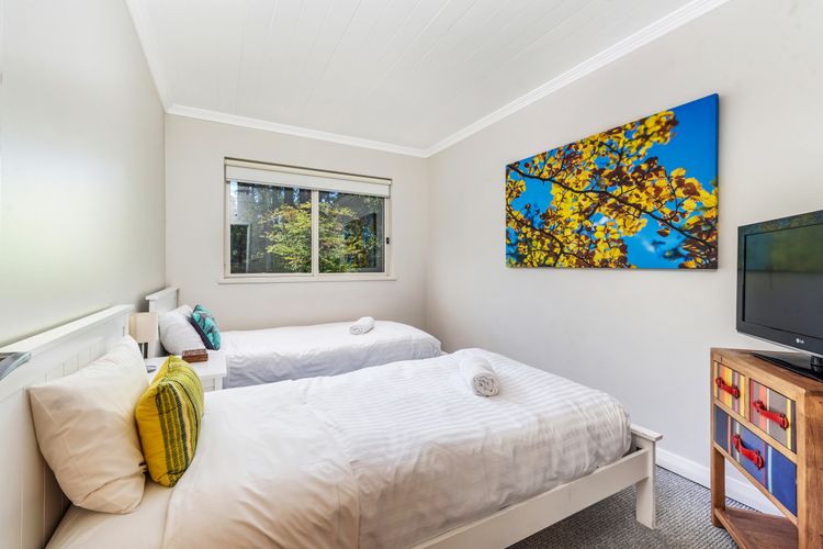 Whispering Pines House,  Far Meadow, Berry