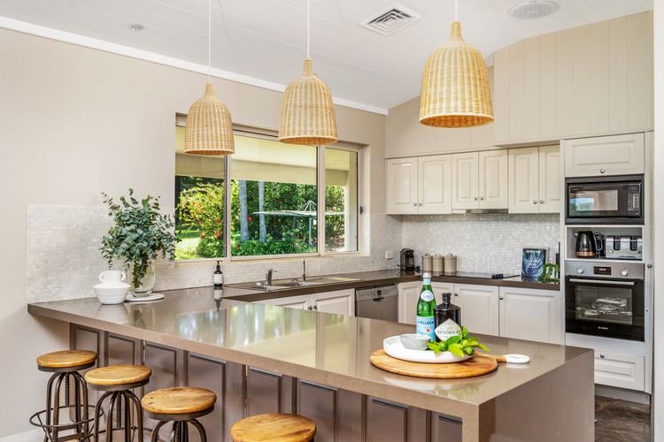 Whispering Pines House,  Far Meadow, Berry