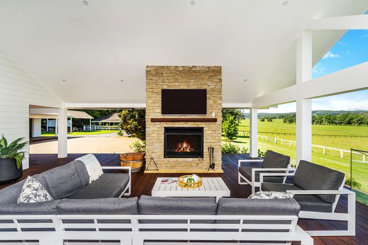 Whispering Pines House,  Far Meadow, Berry