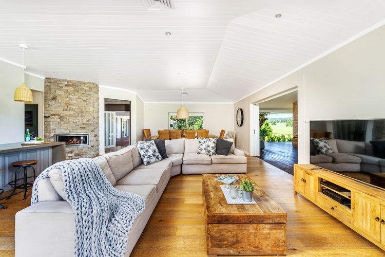 Whispering Pines House,  Far Meadow, Berry