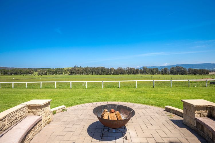 Whispering Pines House,  Far Meadow, Berry