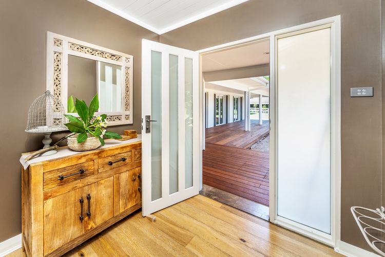 Whispering Pines House + Cottage, Far Meadow, Berry