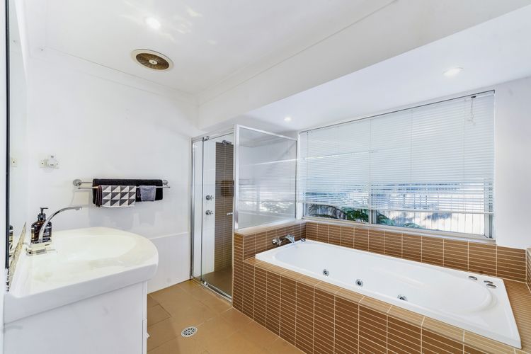 Seaward, Werri Beach – Gerringong