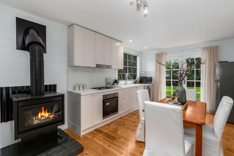 Orchard Cottage, Alpine, Southern Highlands