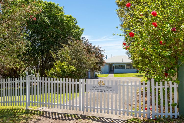 Bimbadgen at Hyams Beach