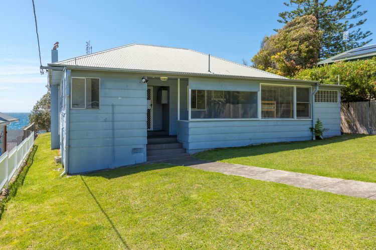 Bimbadgen at Hyams Beach