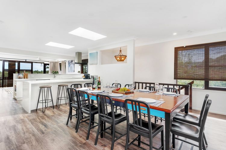 Seven Smiles, Gerroa