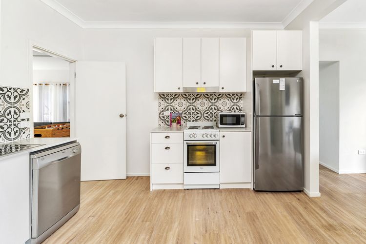 Seven Smiles, Gerroa