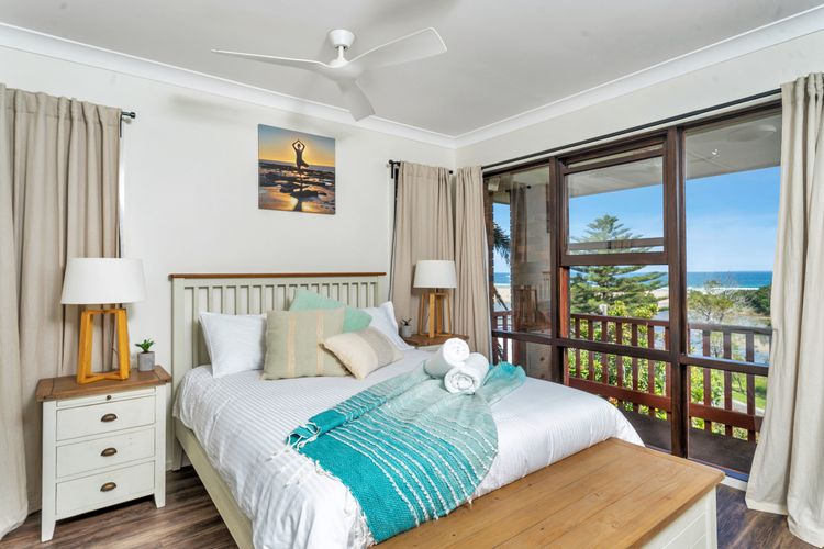 Seven Smiles, Gerroa