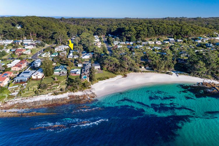 The Green Whaler, Hyams Beach