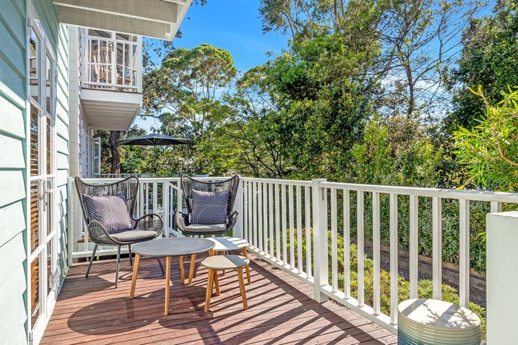 The Green Whaler, Hyams Beach