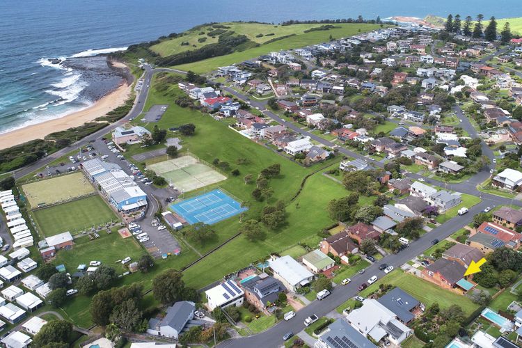 Cloud Nine, Gerringong