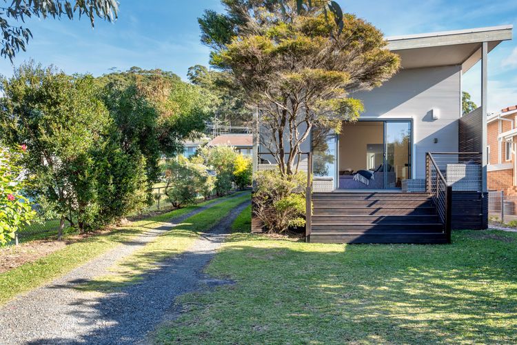 Neptune, Hyams Beach