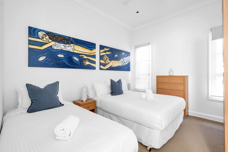 Neptune, Hyams Beach