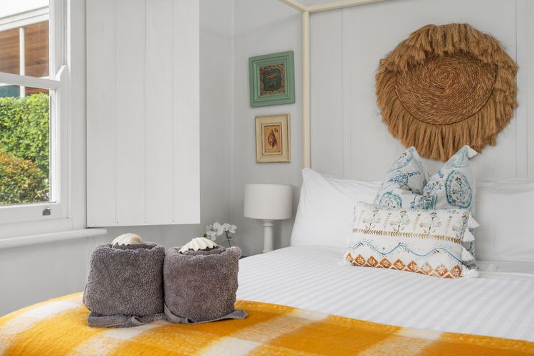 Aurora: quintessential beachfront couples getaway