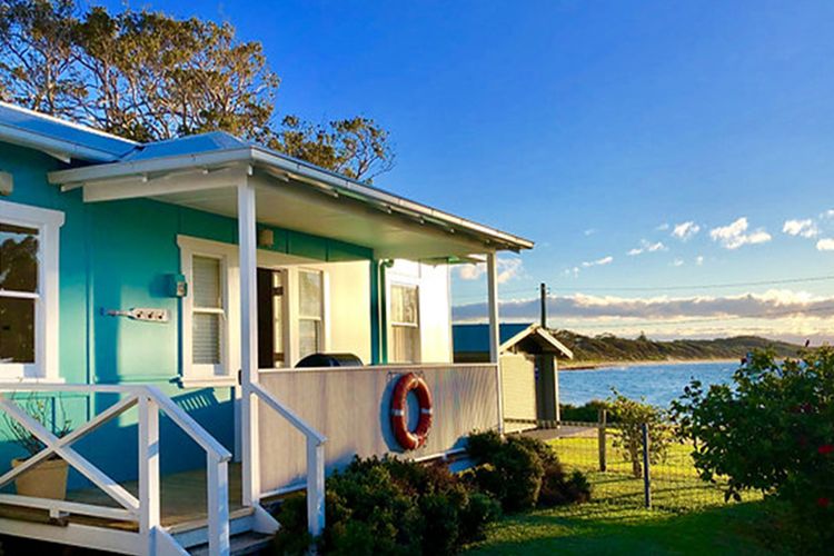 Aurora: quintessential beachfront couples getaway