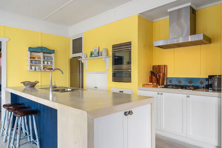 Avalon: vintage beachside family getaway