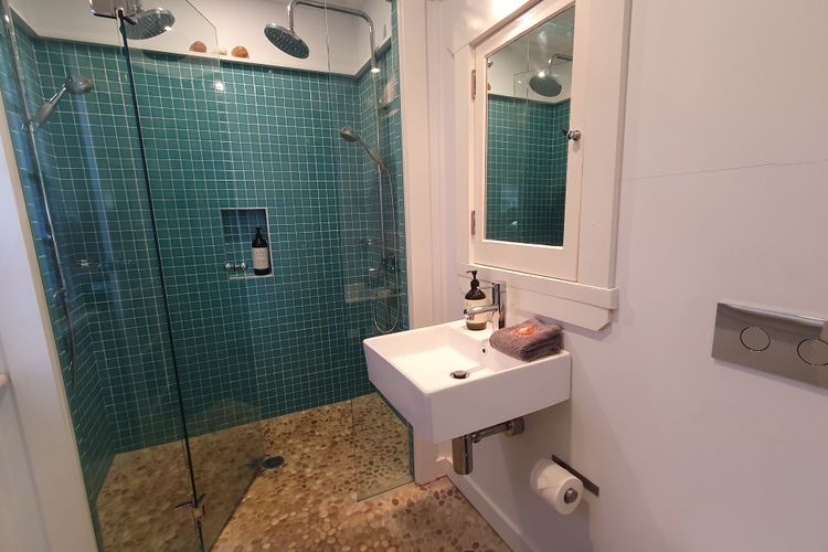 Avalon: vintage beachside family getaway