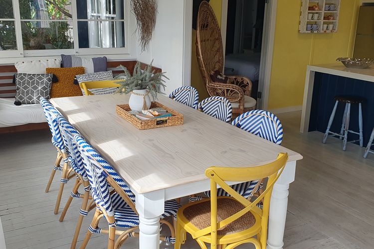 Avalon: vintage beachside family getaway