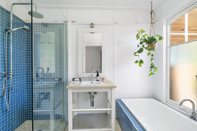 Avalon: vintage beachside family getaway