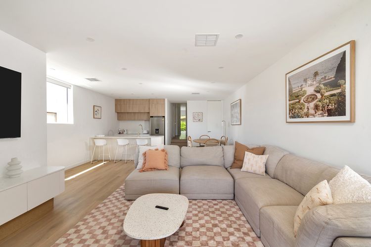 Blanca Beach House for 12, Vincentia