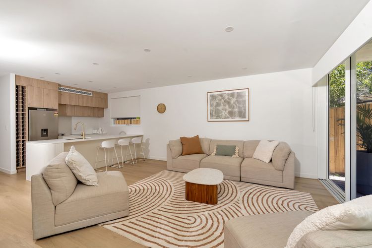 Blanca Beach House for 12, Vincentia