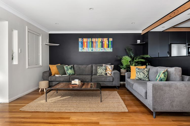 Pacific Blue, Gerringong