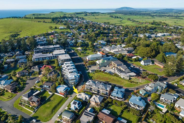Pacific Blue, Gerringong