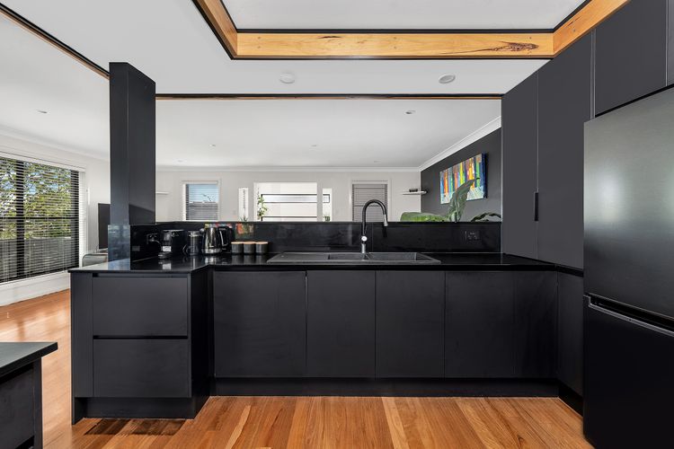 Pacific Blue, Gerringong